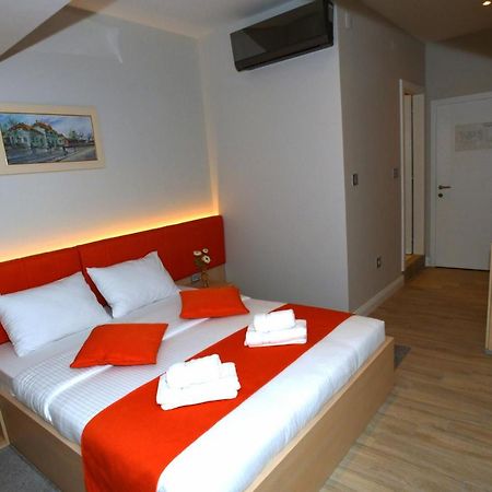 President Aparthotel Čačak Exteriör bild