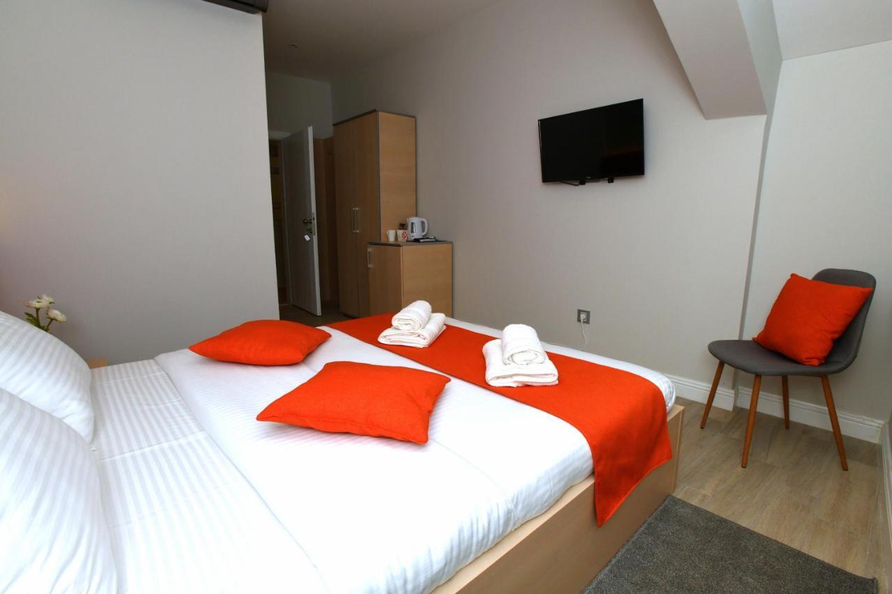 President Aparthotel Čačak Exteriör bild