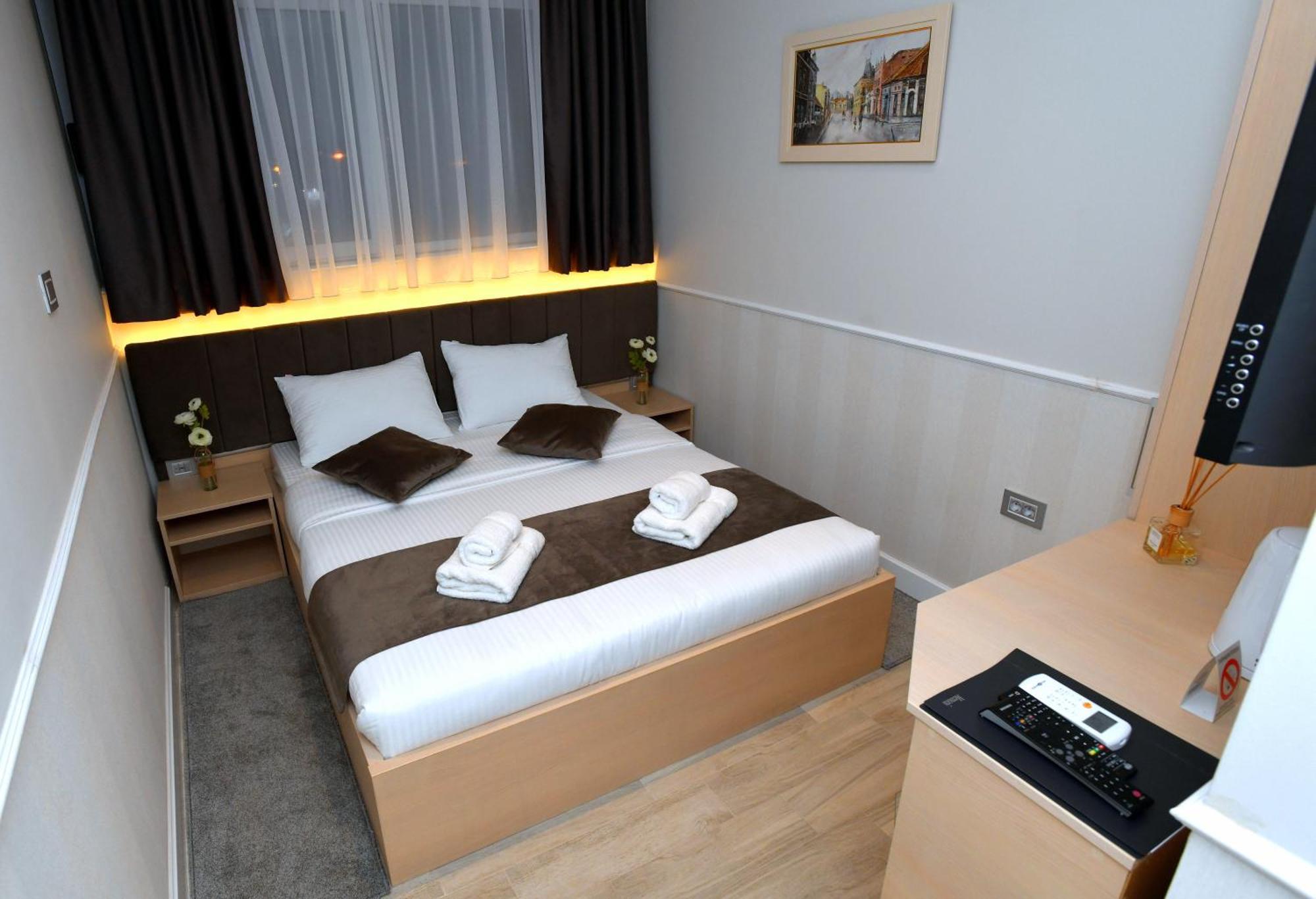 President Aparthotel Čačak Exteriör bild