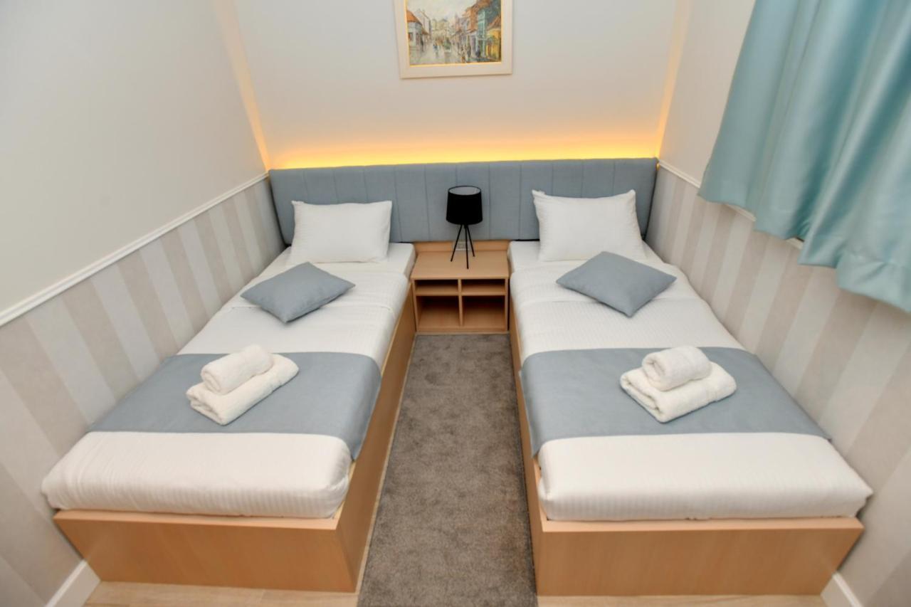 President Aparthotel Čačak Exteriör bild