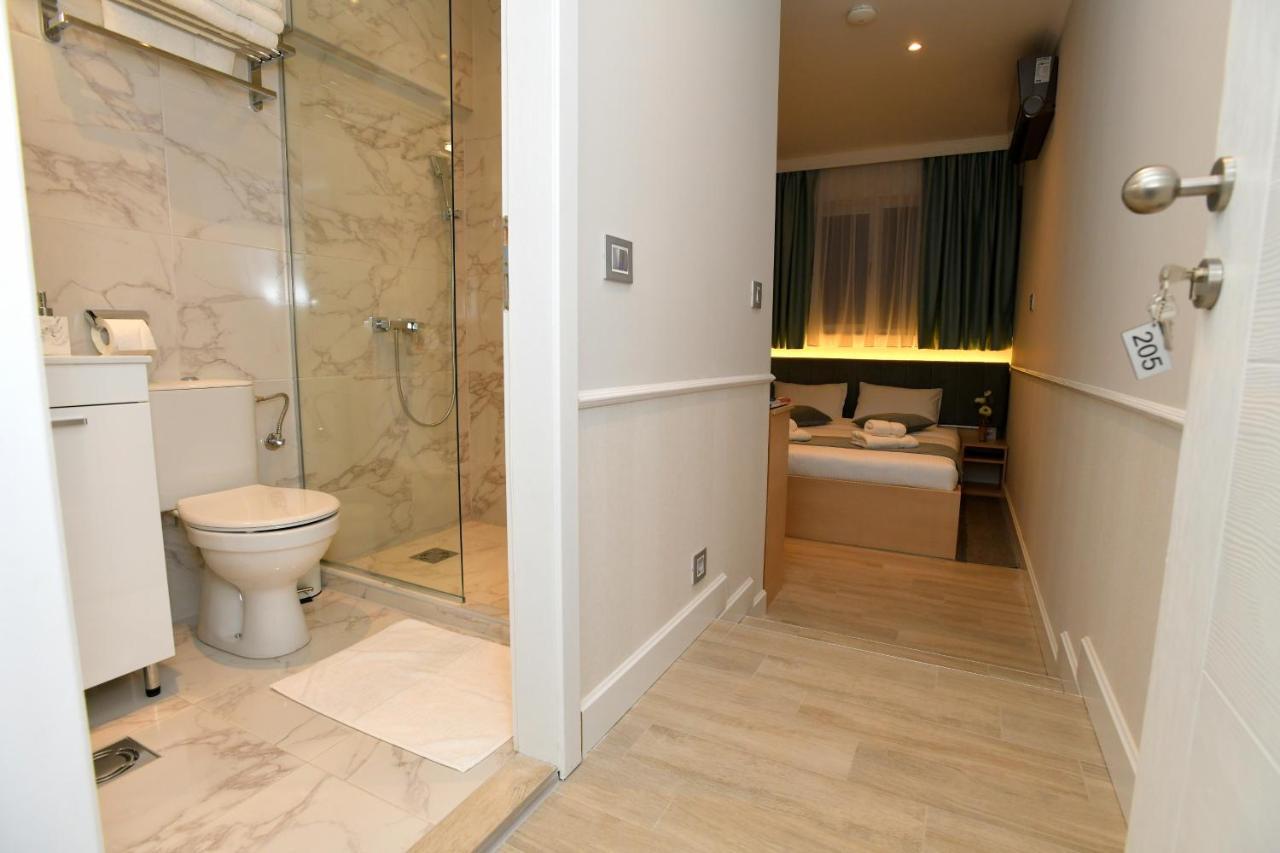 President Aparthotel Čačak Exteriör bild