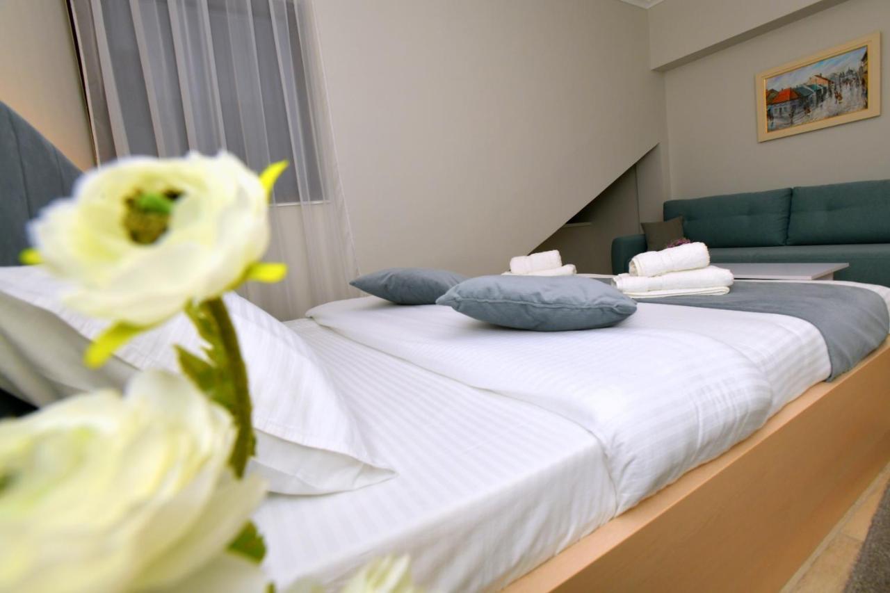 President Aparthotel Čačak Exteriör bild