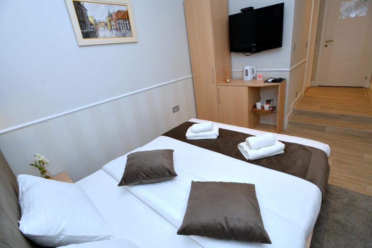 President Aparthotel Čačak Exteriör bild