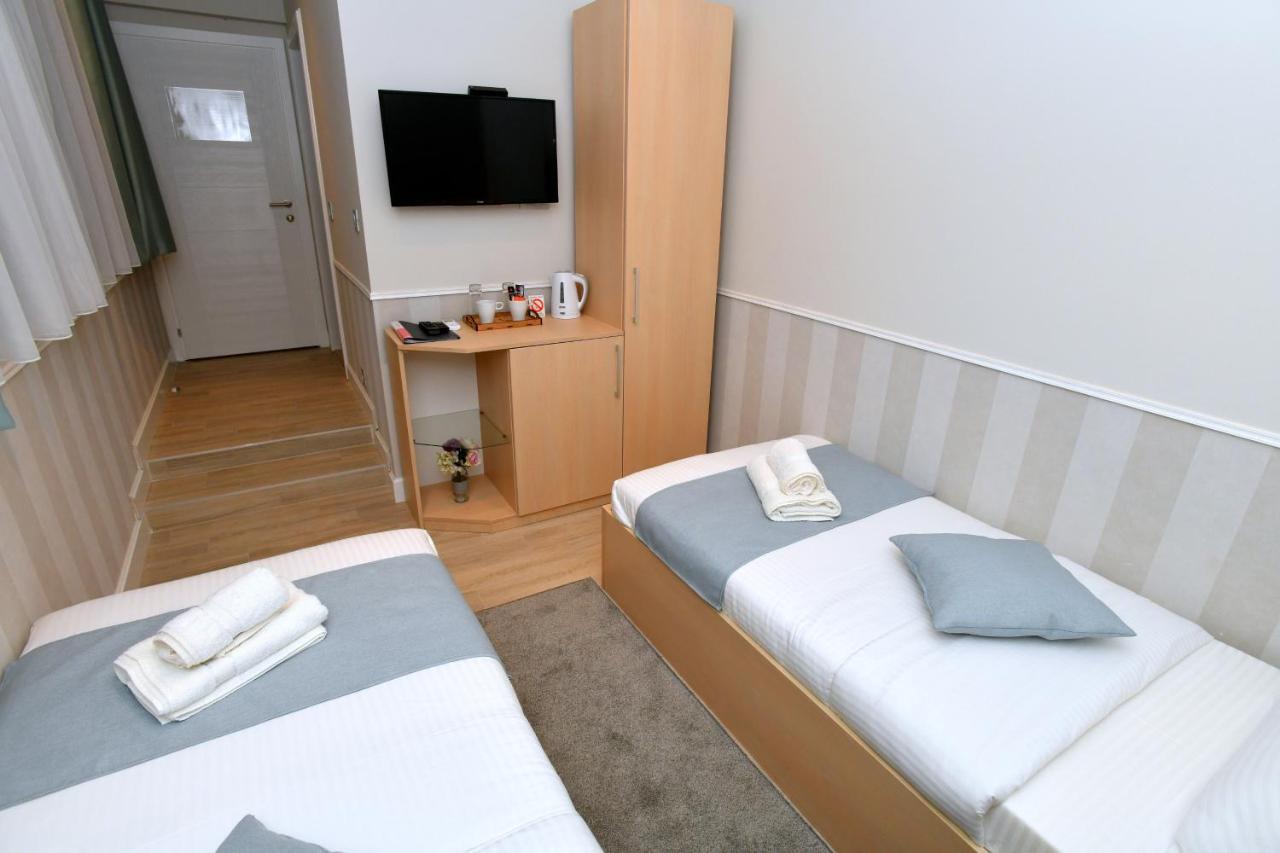 President Aparthotel Čačak Exteriör bild