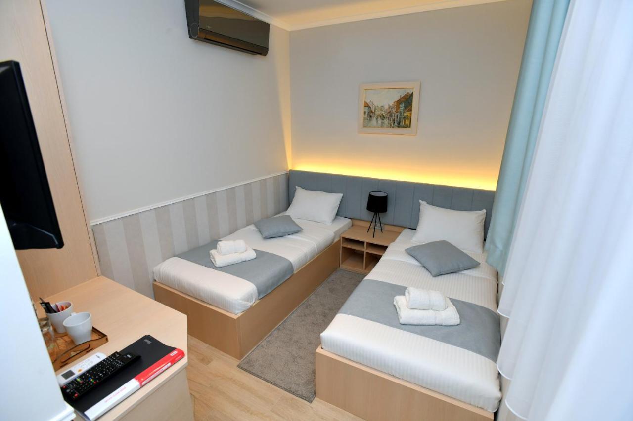 President Aparthotel Čačak Exteriör bild